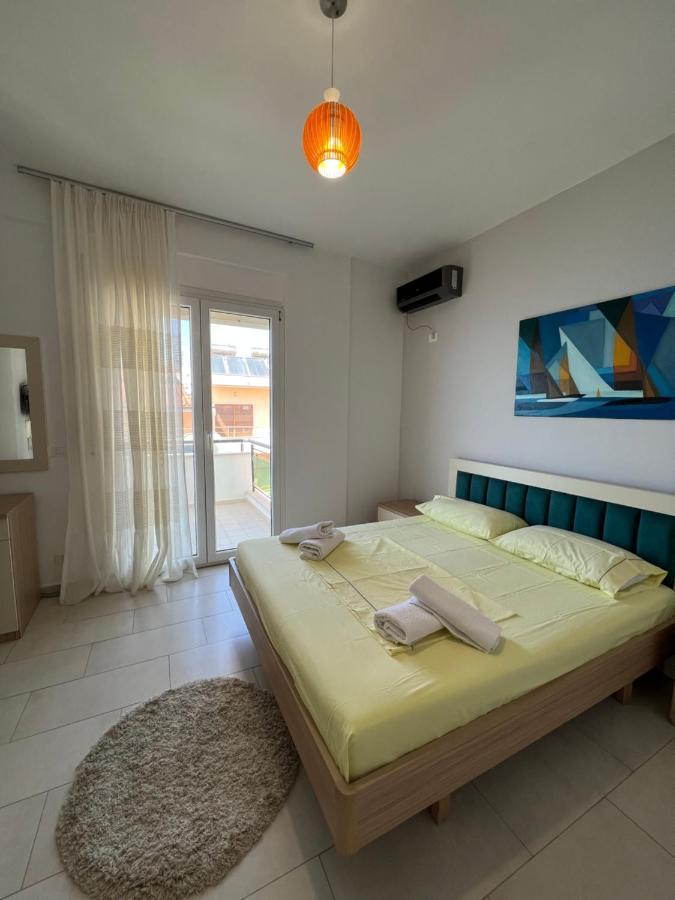 The Blue Horizon Hotell Radhimë Eksteriør bilde