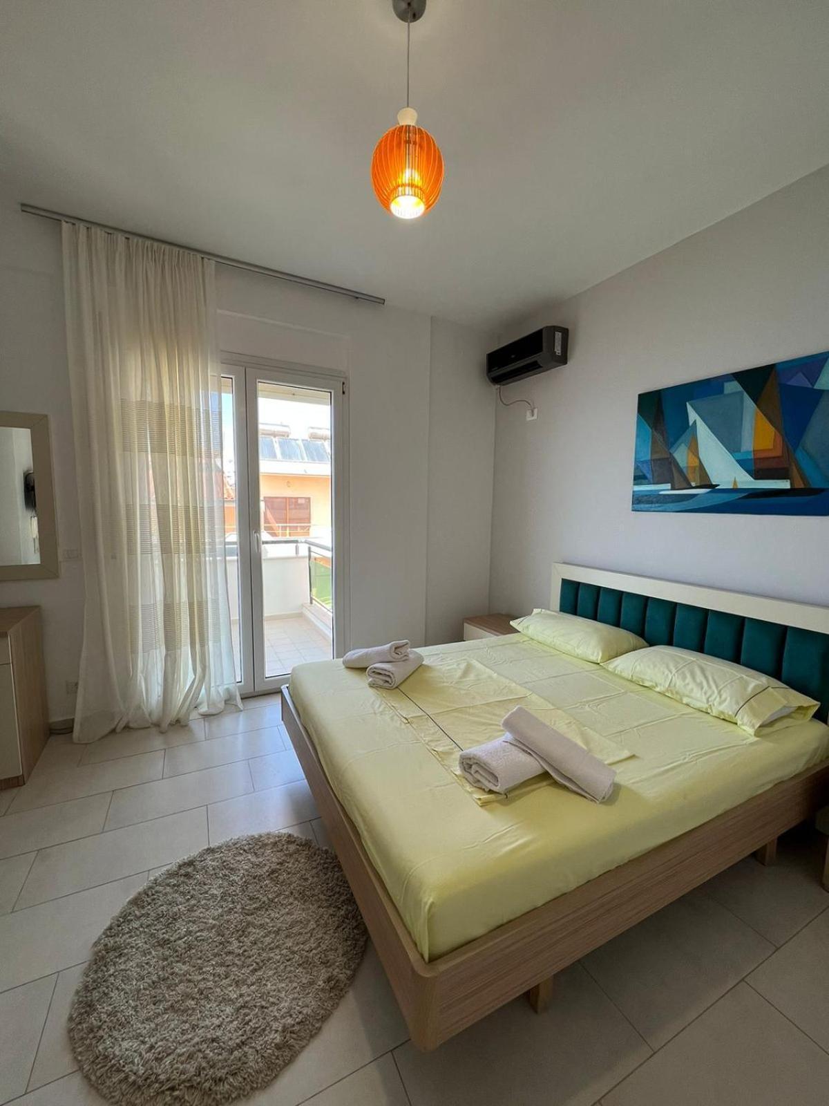 The Blue Horizon Hotell Radhimë Eksteriør bilde