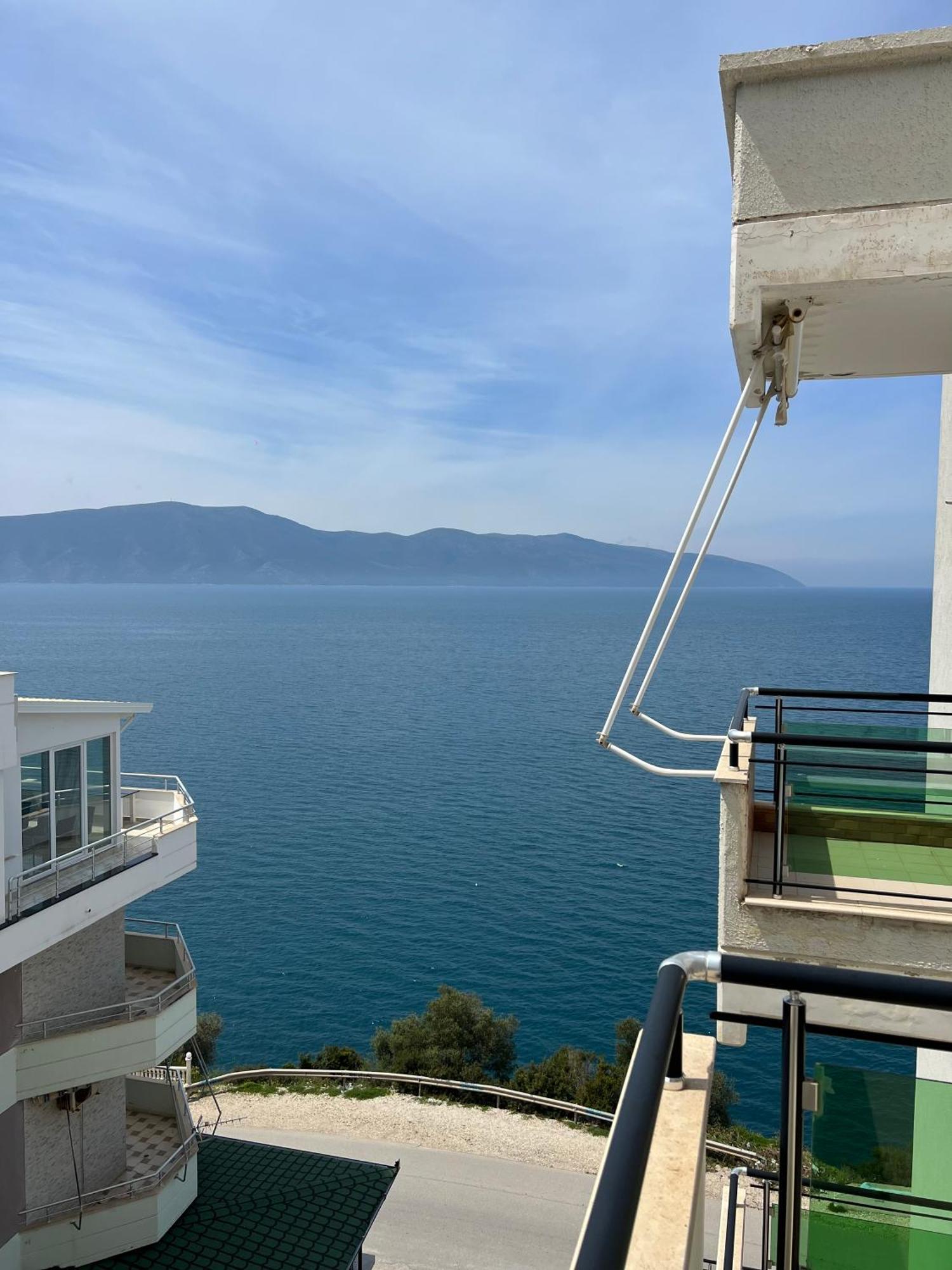 The Blue Horizon Hotell Radhimë Eksteriør bilde