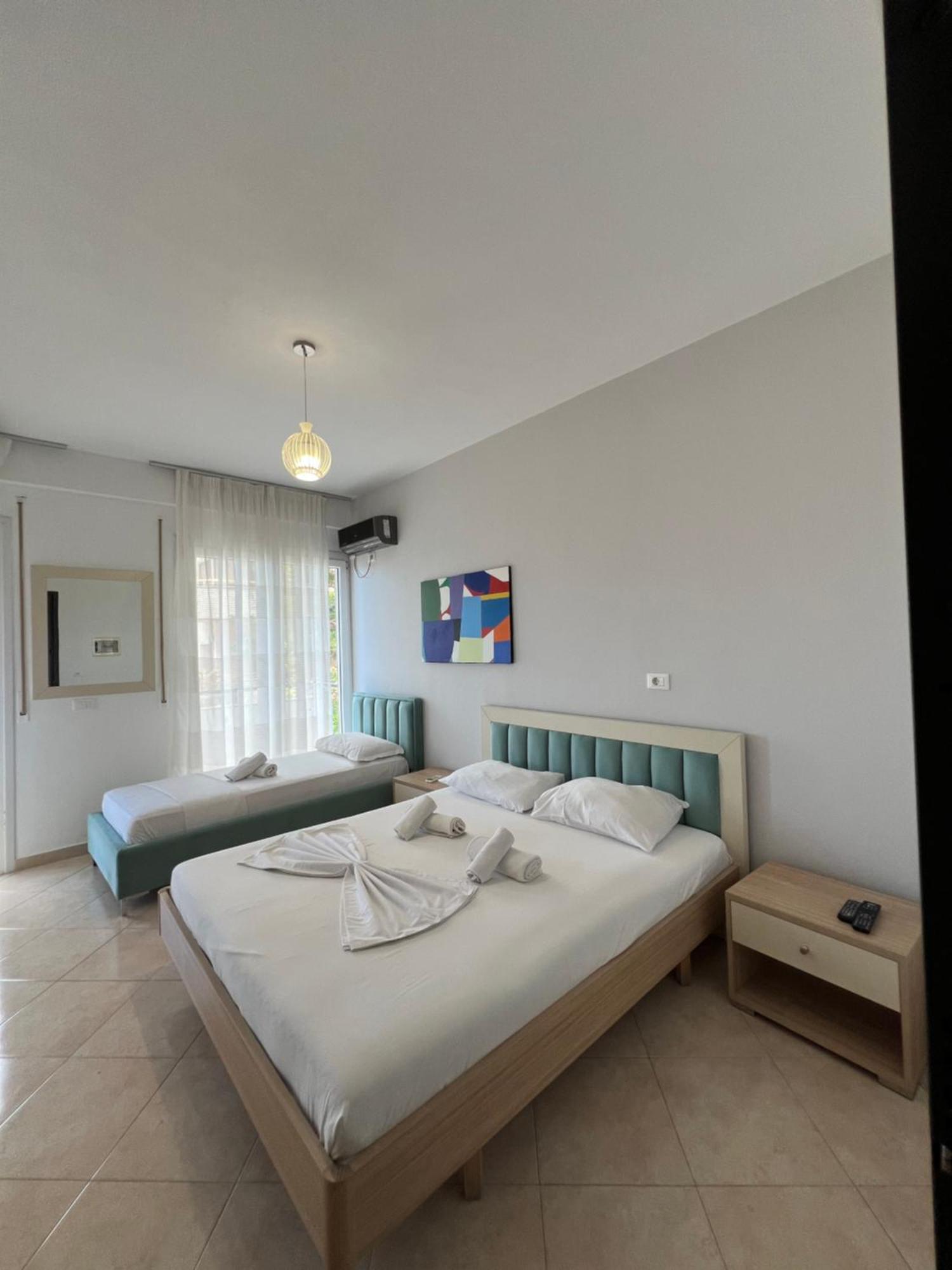 The Blue Horizon Hotell Radhimë Eksteriør bilde